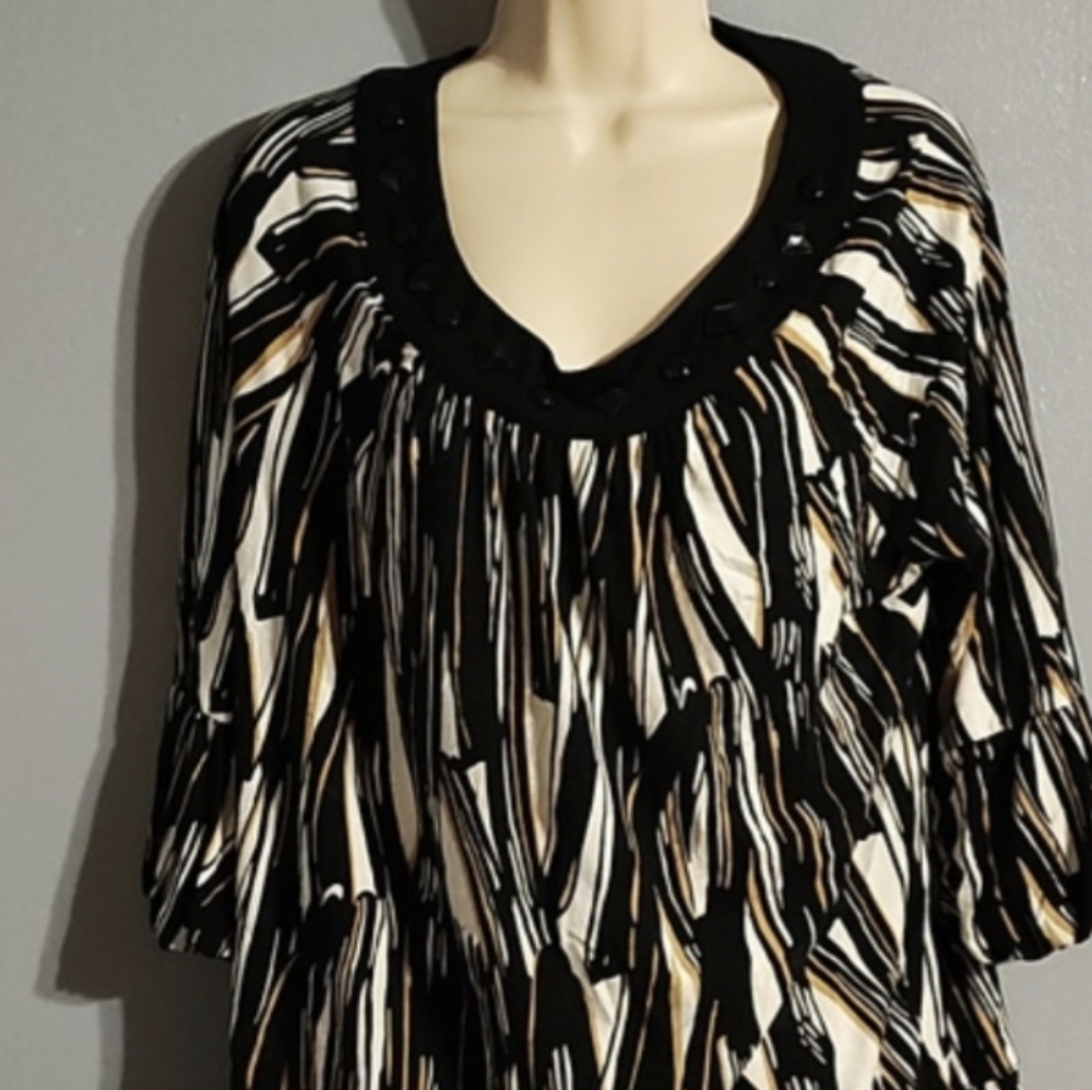 Apostrophe Jeweled Neckline Top Size Small Animal Stripe Print Belle Sleeves